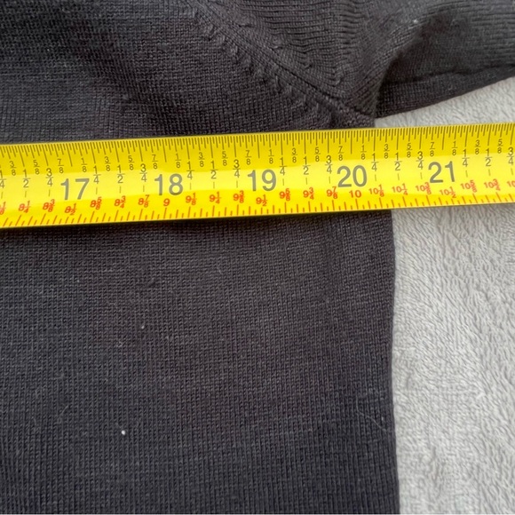 Laura Petites Black One Button Cardigan Sweater With Roses & Ruffles - Picture 8 of 11